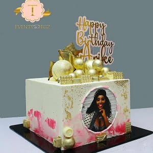 Photo cakes with fast delivery in Maryland Lagos