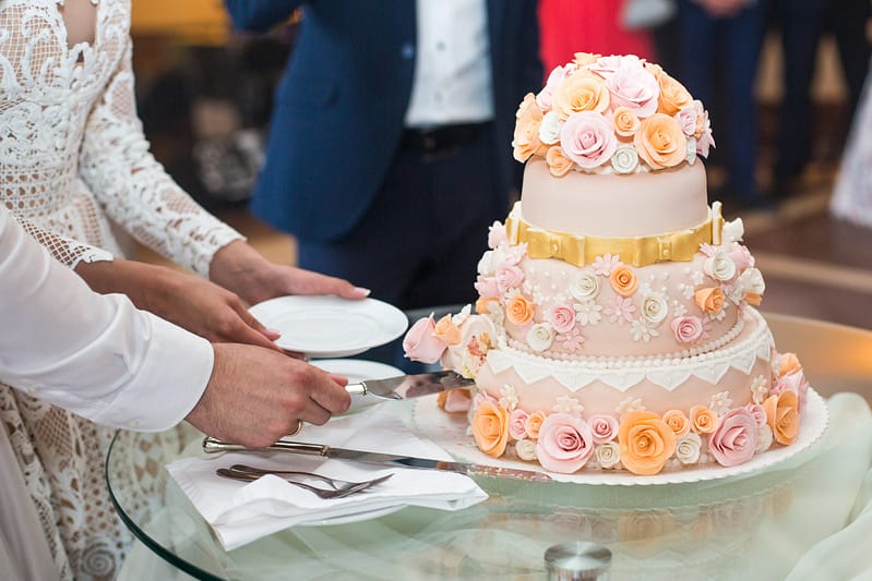 Wedding Cake Goals: How to Choose a Statement Cake That Matches Your Luxury Wedding Style